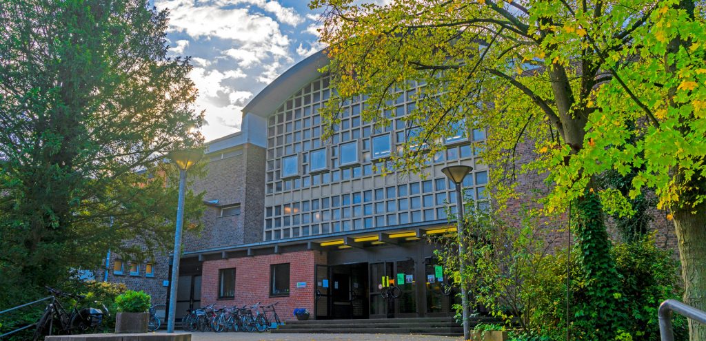 Frontansicht der LFS Köln